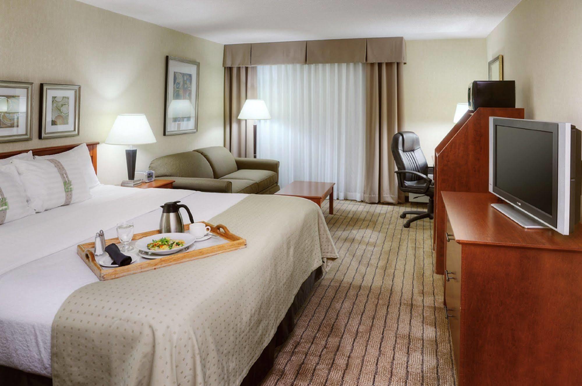 Holiday Inn Guelph Hotel & Conference Centre, An Ihg Hotel Exterior photo