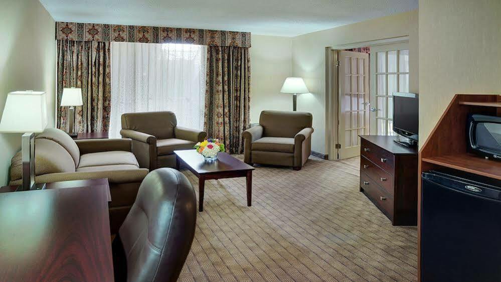 Holiday Inn Guelph Hotel & Conference Centre, An Ihg Hotel Exterior photo