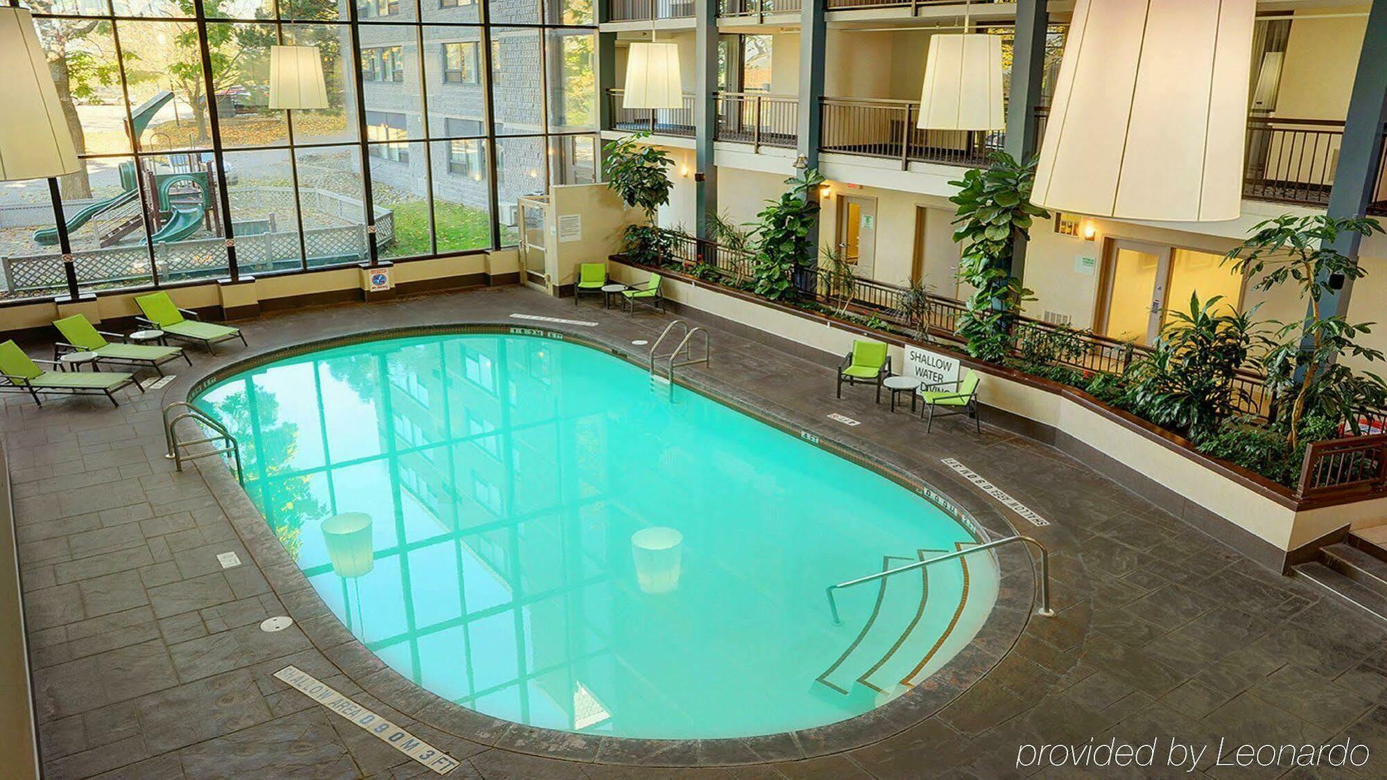 Holiday Inn Guelph Hotel & Conference Centre, An Ihg Hotel Exterior photo