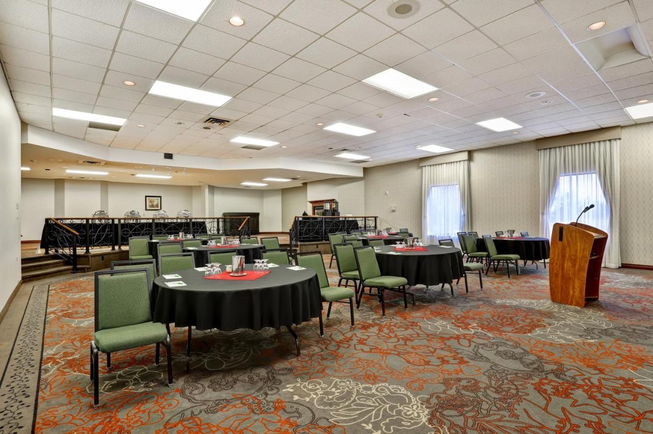 Holiday Inn Guelph Hotel & Conference Centre, An Ihg Hotel Exterior photo