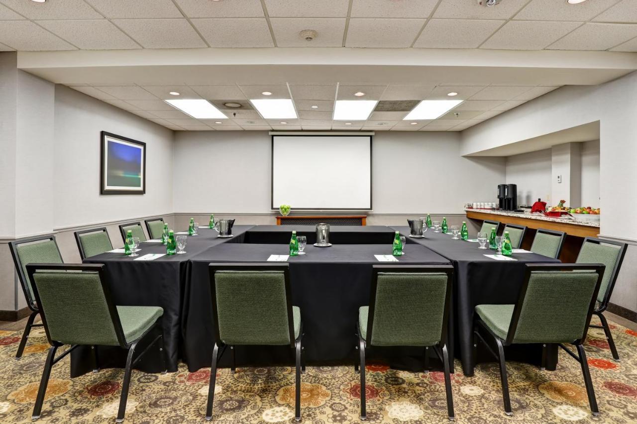 Holiday Inn Guelph Hotel & Conference Centre, An Ihg Hotel Exterior photo