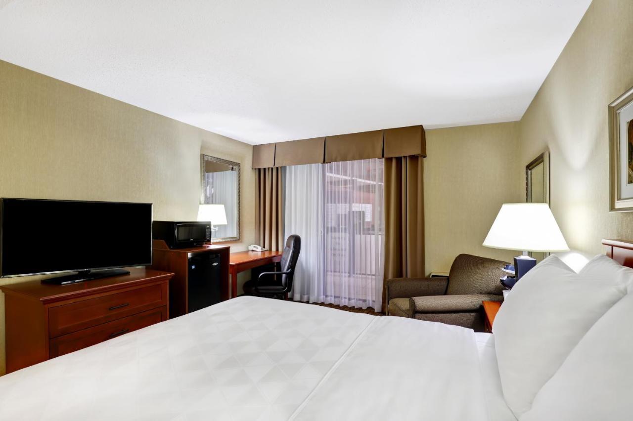 Holiday Inn Guelph Hotel & Conference Centre, An Ihg Hotel Exterior photo
