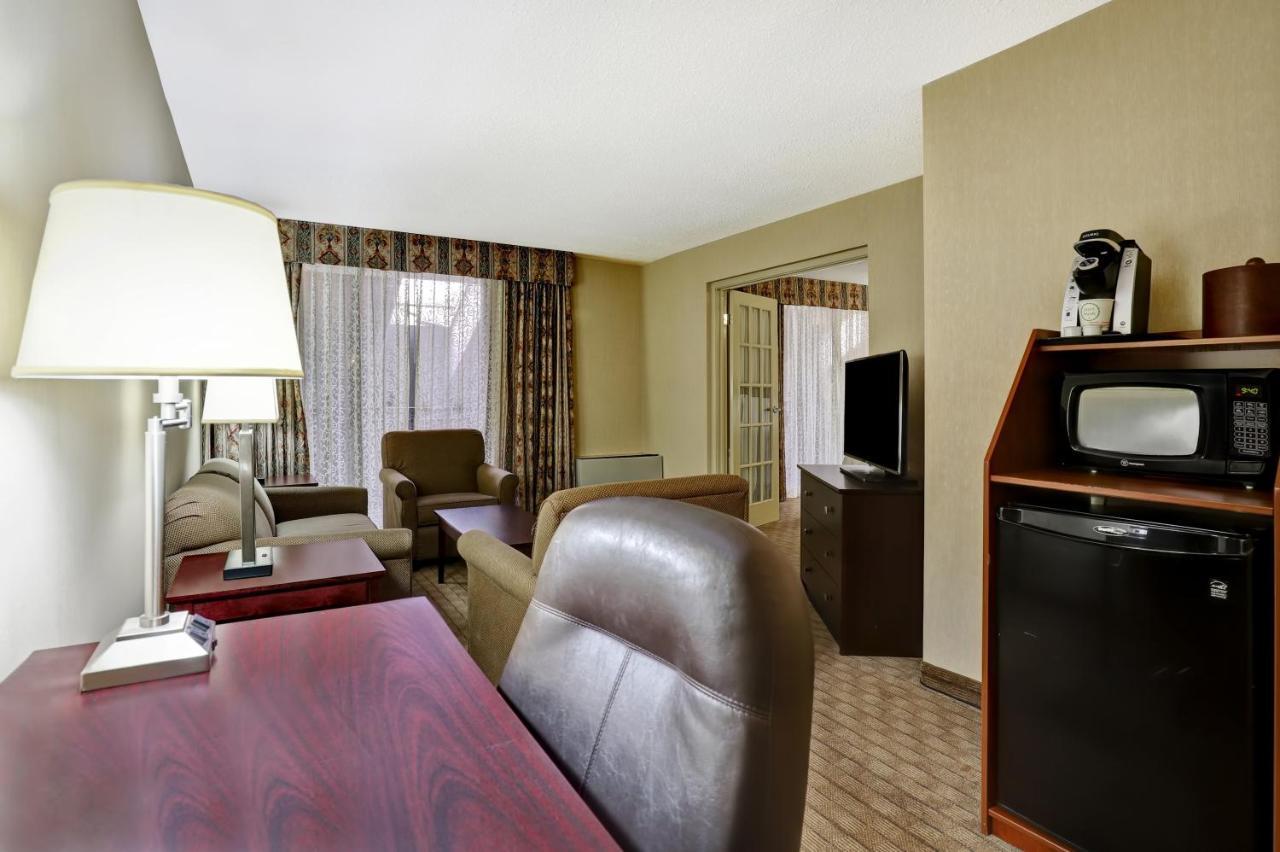 Holiday Inn Guelph Hotel & Conference Centre, An Ihg Hotel Exterior photo