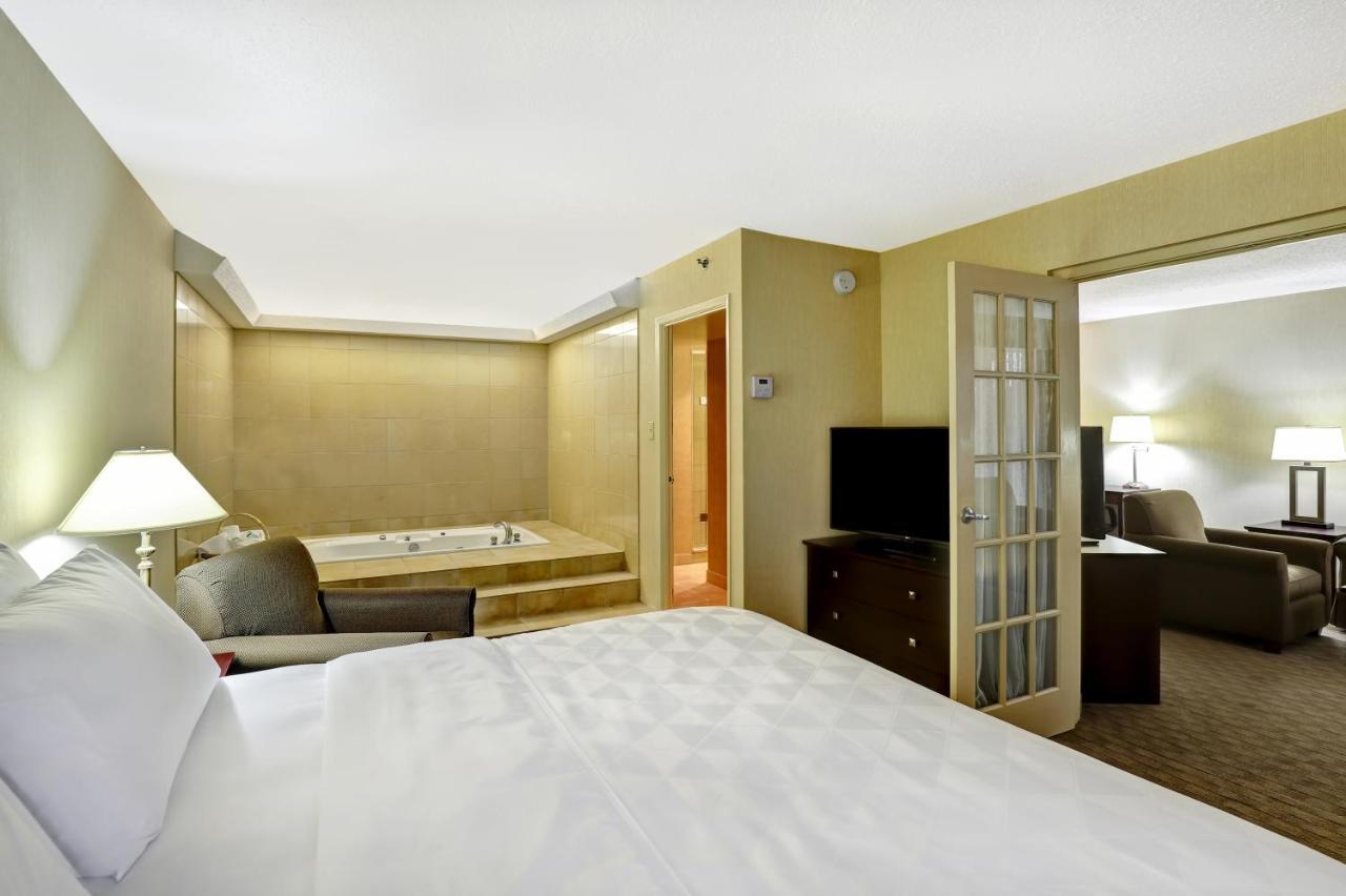Holiday Inn Guelph Hotel & Conference Centre, An Ihg Hotel Exterior photo